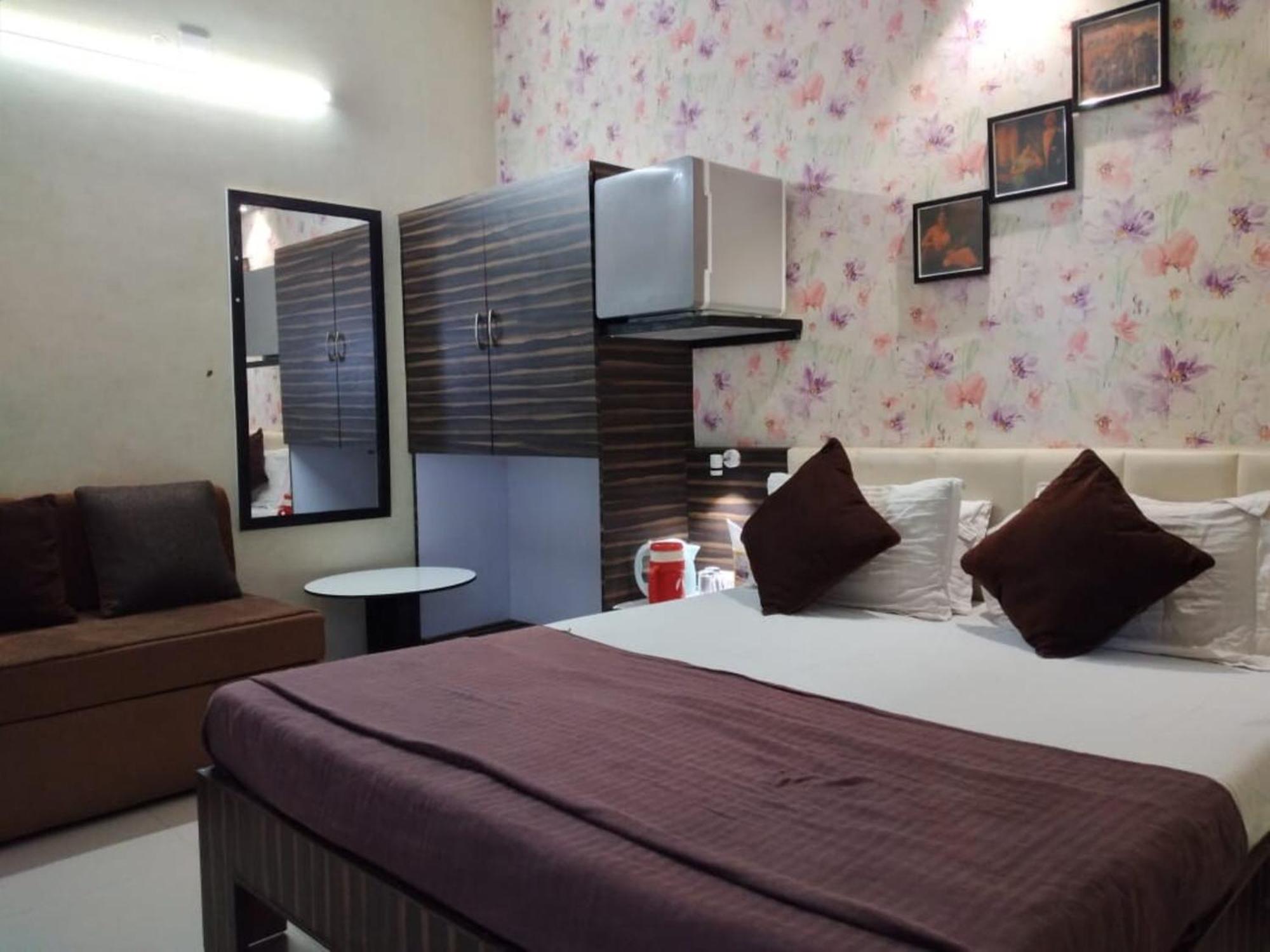 Hotel Chatako Ahmedabad Exterior photo